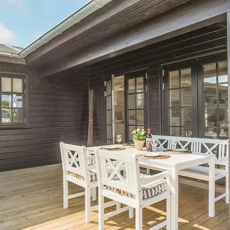 Four-bedroom Holiday In Henne * Henne Strand