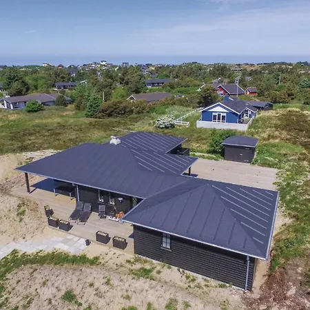 Holiday home Four-bedroom Holiday In Henne Henne Strand