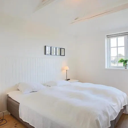 Holiday home Four-bedroom Holiday In Henne *